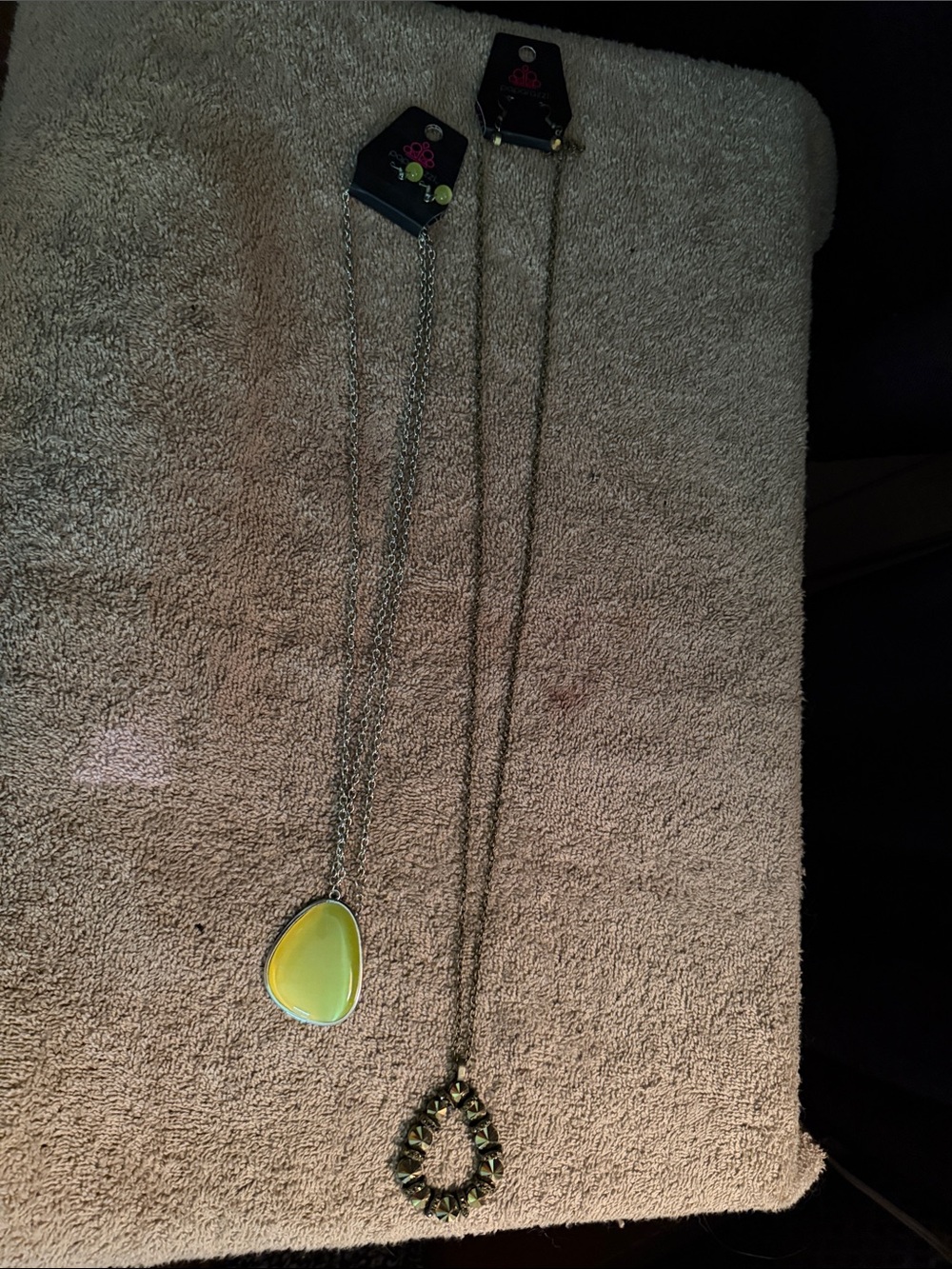 paparazzi Yellow-Green Teardrop & Olive Circle Pendant Necklace Duo